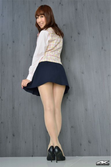 开云登录入口-Jessica C.称男友见到她身材就想娶 自认没走光(图4) 开云app下载