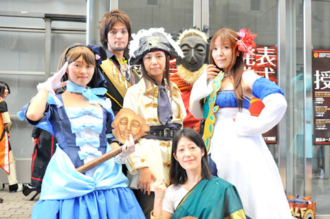 开云app下载_钟丽缇夫妇发狗粮 喜帖化身人鱼搞怪甜蜜(图3) 开云app下载